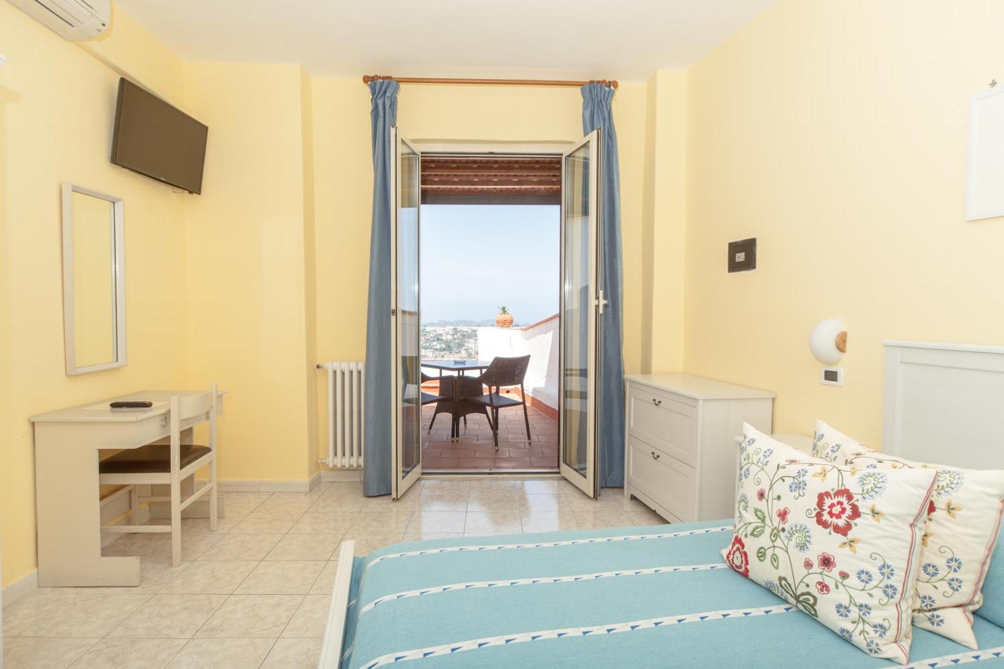 Hotel Ape Regina Casamicciola Terme Room photo