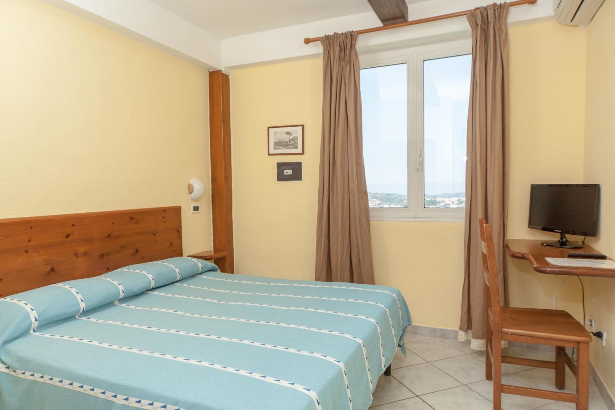 Hotel Ape Regina Casamicciola Terme Room photo